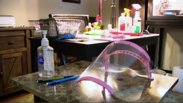 Winter Garden man donates face shields to young students