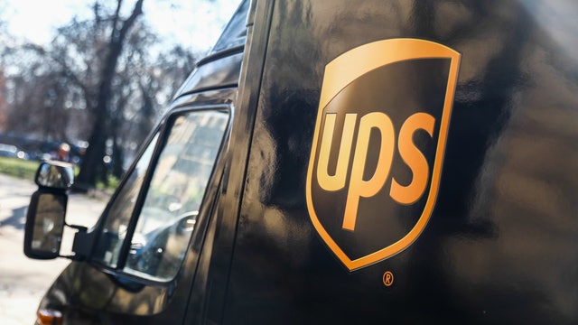 UPS hiring 100,000 workers ahead of holiday season