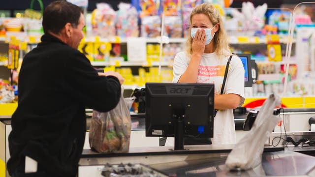 Winn-Dixie surprises healthcare workers, first responders by paying for groceries