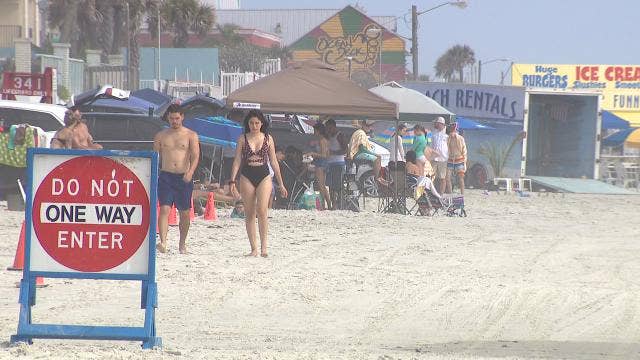 Beach patrol asks people to 'be responsible' amid packed beaches this Memorial Day weekend