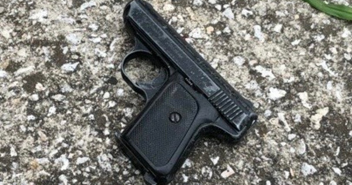 Man in Florida bar shows off gun, accidentally shoots himself: report ...