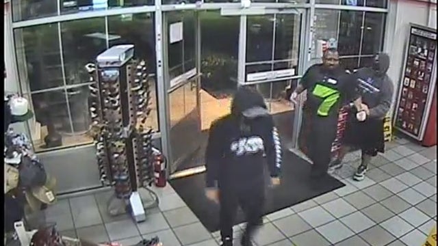 Osceola County deputies search for 3 armed robbery suspects