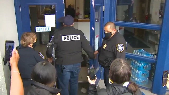 Seattle City Council bans chokeholds, police use of crowd control weapons