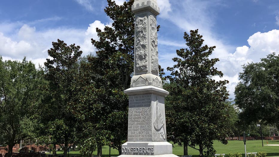 What was found under discount johnny reb monument in florida