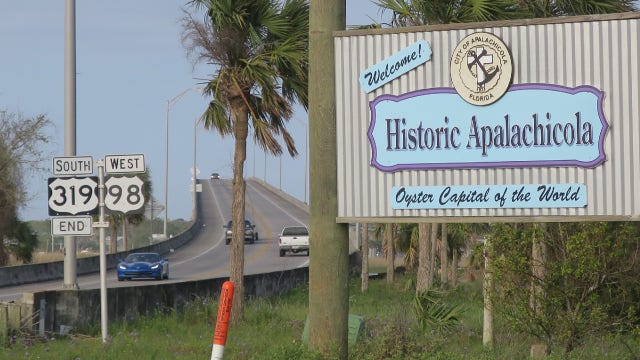 Apalachicola Bay oysters harvesting put on ice