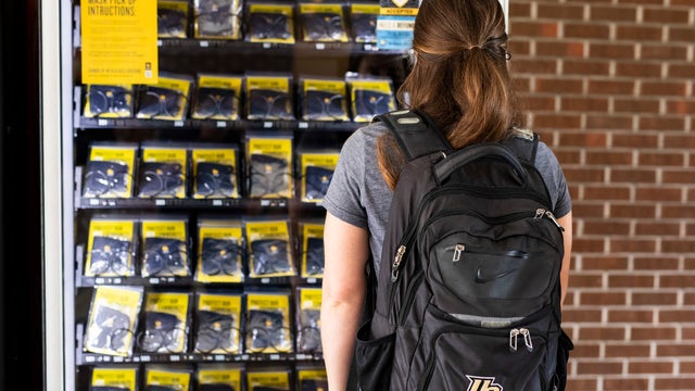 UCF installs face mask vending machines for students, staff