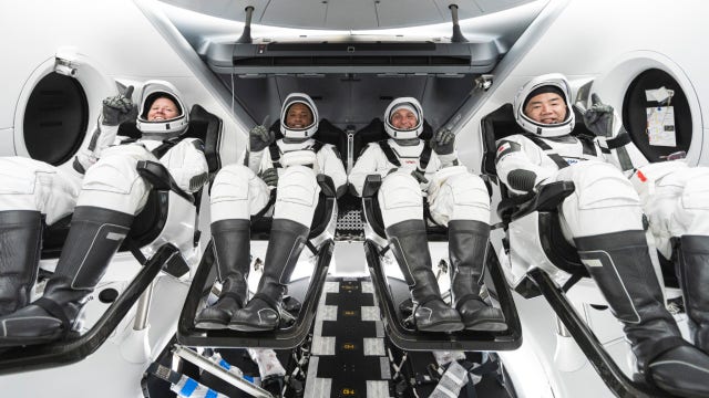 NASA, SpaceX's first operational manned mission delayed until November