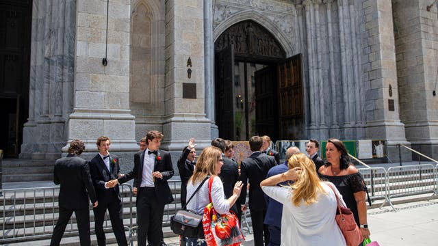 No masks, no distance: Coronavirus pandemic wedding horrors for vendors