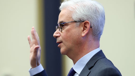 Wells Fargo CEO apologizes for comments about diversity