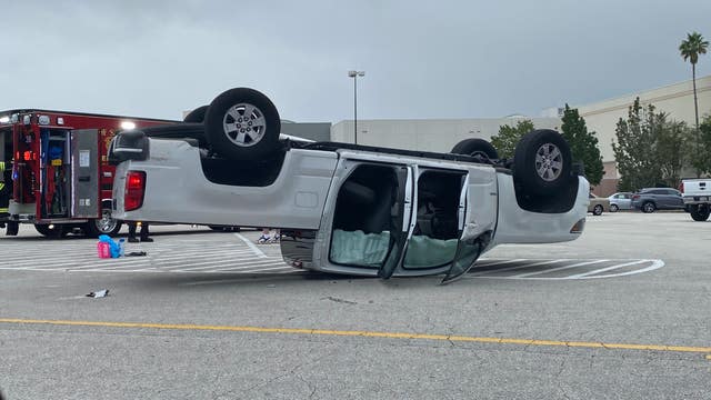 1 injured after truck flips over in Sanford mall parking lot