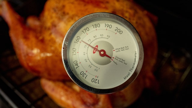 For rookie Thanksgiving cooks, here's some tips to avoid disaster