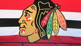 In wake of Indians' decision, Blackhawks stay with team name