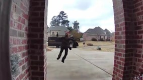 UPS driver dances with joy over treats left on doorstep during delivery