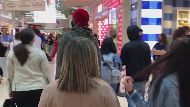 Shoppers flock to Central Florida malls ahead of Christmas amid pandemic