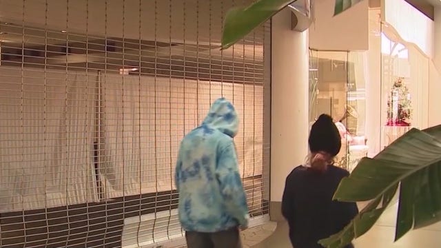 COVID-19 vaccine distribution at Oviedo Mall begins for those with appointments