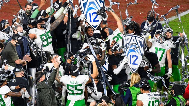 Oregon holds off USC late, grabs Pac-12 title with 31-24 win