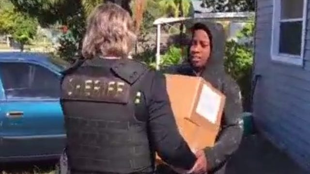 Florida sheriff deputies deliver meals to kids doing virtual school