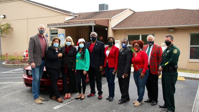 Orange County leaders participate in this year's Apopka Christmas parade
