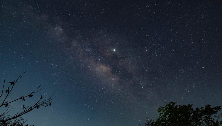 christmas star to light up sky