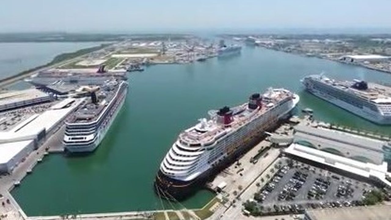 Florida fires back at CDC in cruise ship fight
