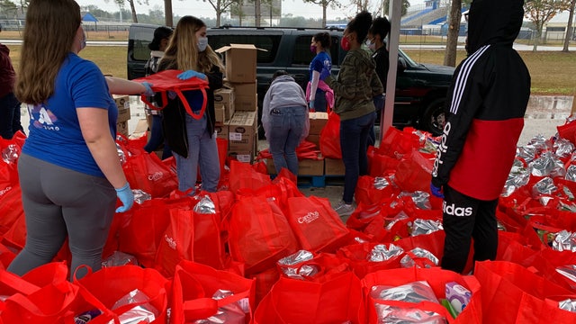 'Feed the Need' food giveaway helps more than 500 Apopka families