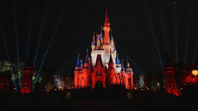 Castle at Magic Kingdom lights up in Bucs' colors to celebrate Super Bowl win