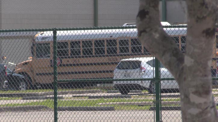 Volusia parents upset after district announces no proms - Vimarsana News