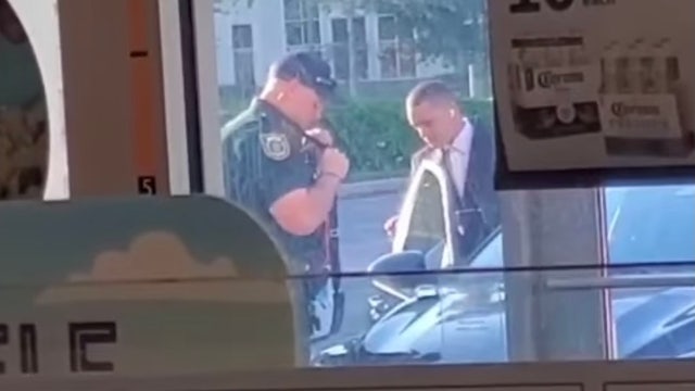 WATCH: Seminole County deputy helps young man with tie ahead of interview