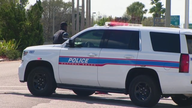 Daytona Beach airport cleared, reopened after bomb, shooting threat