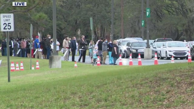 Federal vaccination sites expands eligibility to all teachers, daycare workers