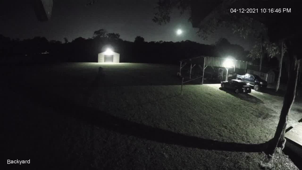 Fireball illuminates the night sky in Florida
