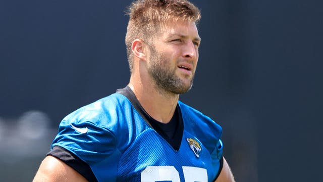 Trevor Lawrence says Tim Tebow is “a guy you want to be around”
