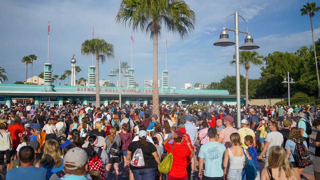 PHOTOS: Crowds visit Disney’s Hollywood Studios on holiday weekend