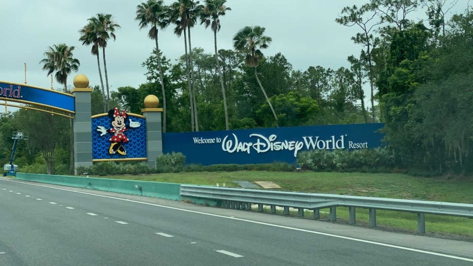 walt disney world sign