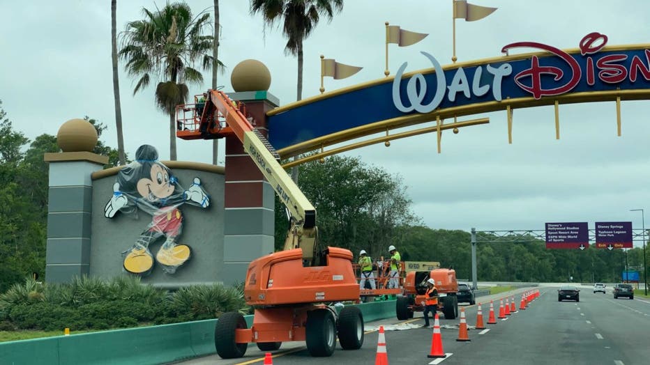 walt disney world sign