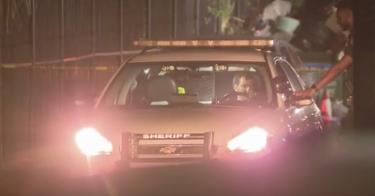 Deputies: Man dead after shooting at Orange County apartment complex ...
