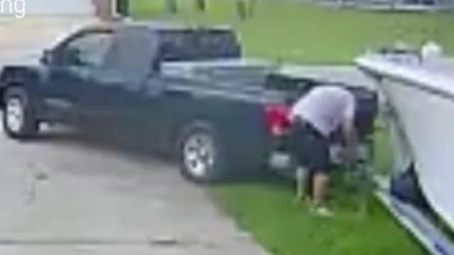 Edgewater police officers on the hunt for suspected boat thief