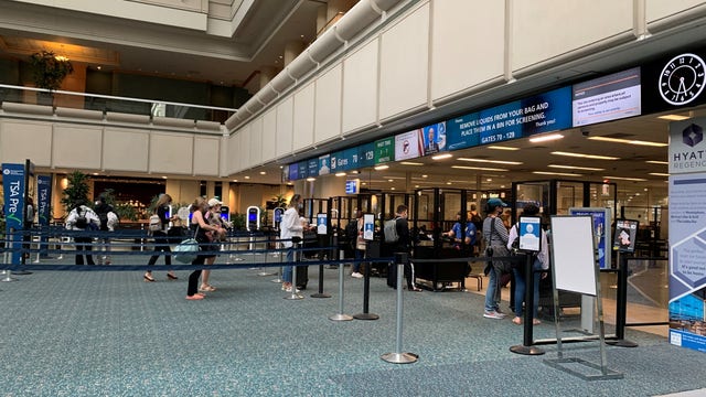 OIA parking lots hit capacity as holiday travel soars on Thanksgiving Day