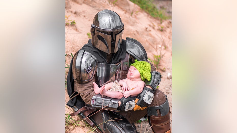 mandalorian florida couple newborn baby photoshoot yoda