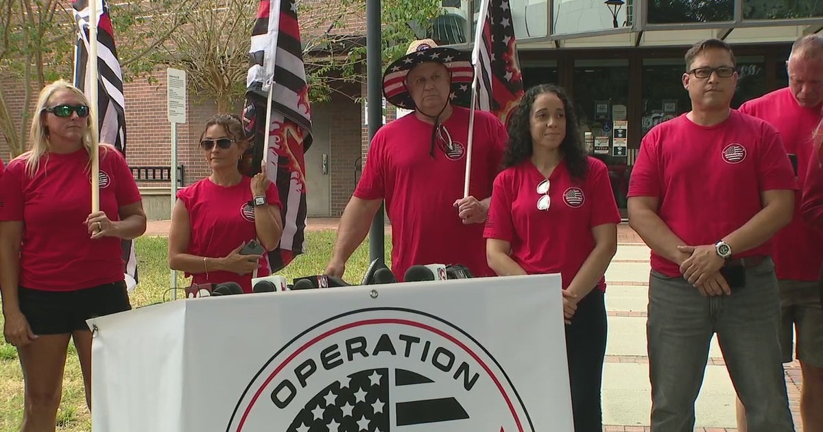 Group of Orange County firefighters rally against vaccine mandate | FOX ...