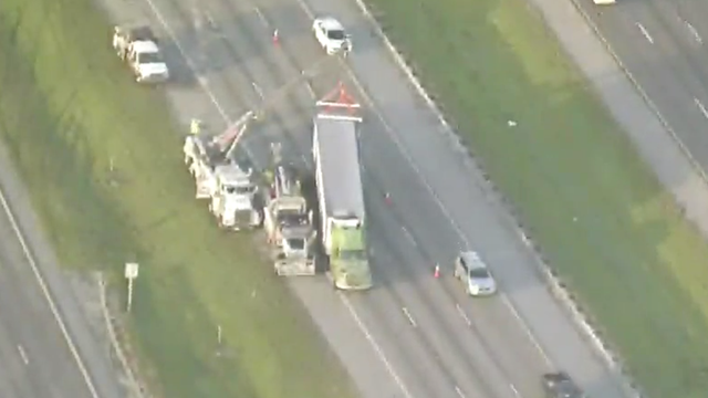 FHP: Fatal crash involving semi blocks several lanes on portion of I-4