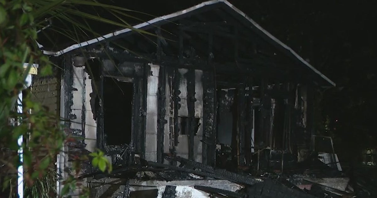 Family escapes as Orlando home is destroyed by overnight fire | FOX 35 ...