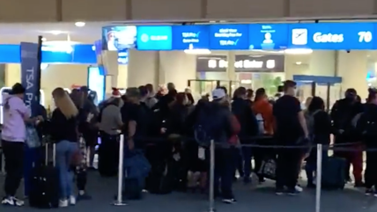 Thanksgiving Holiday Travel Rush Underway At Orlando International ...