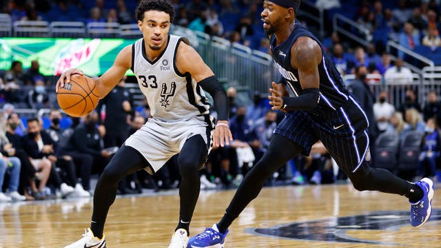 Spurs frustrate Magic with timely defense in 102-89 victory