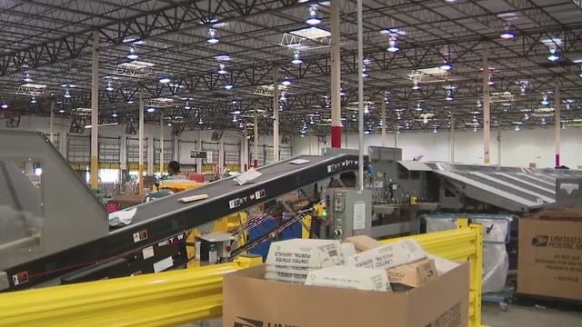 USPS goes high-tech for the holidays