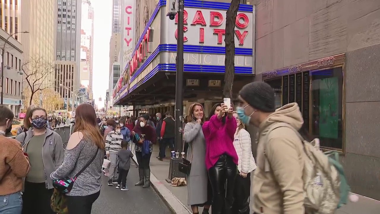 Radio City Rockettes cancel remaining 2021 season due to COVID outbreak - Vimarsana News