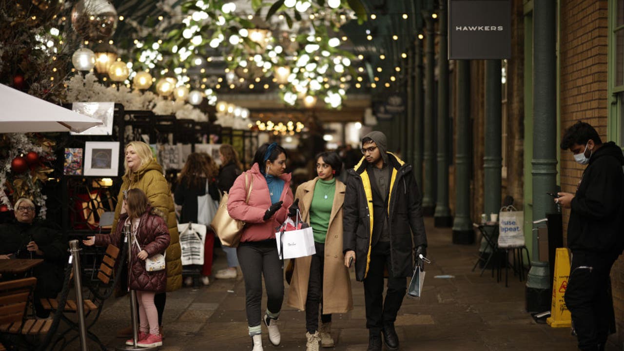 Christmas Eve shopping: Store hours for Walmart, Target, Costco, and others for last-minute holiday needs - Vimarsana News