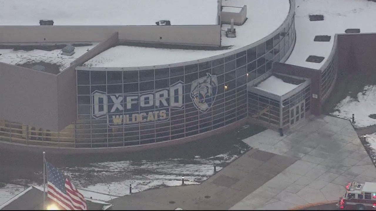 "Ethan don't do it": Parents of Oxford High School suspect sent messages during shooting - Vimarsana News
