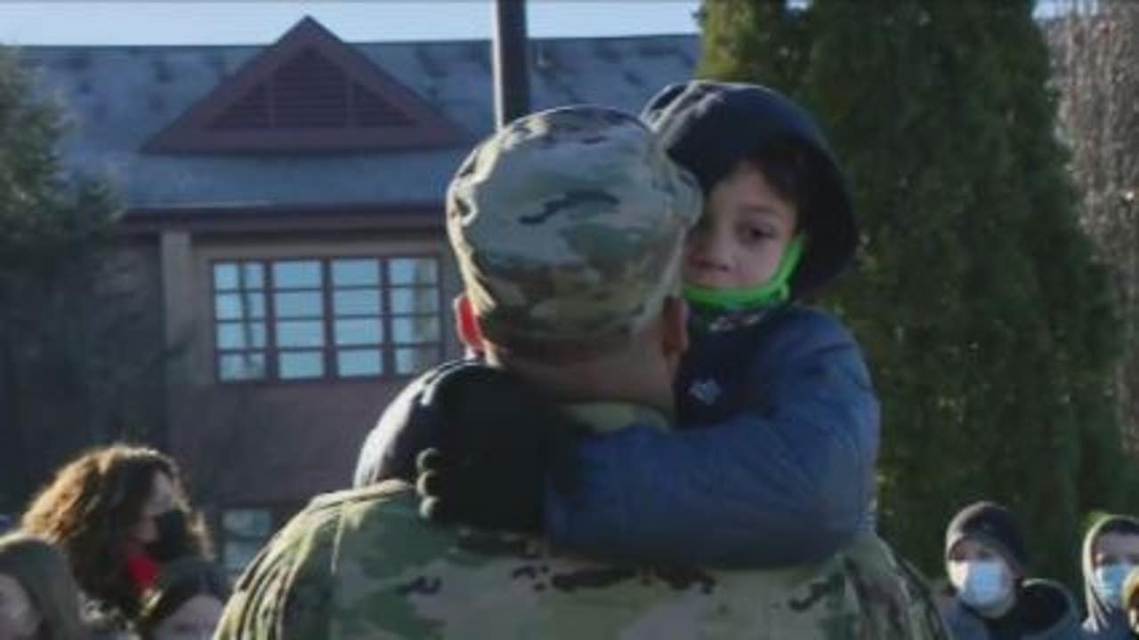Air National Guardsman returns home, surprises son at school - Vimarsana News