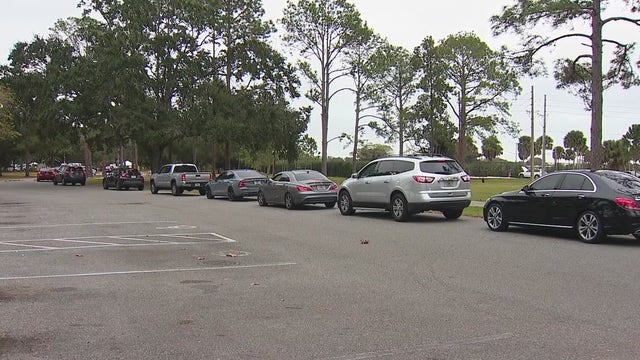 People wait 3 hours for COVID-19 test at Barnett Park site as demand increases